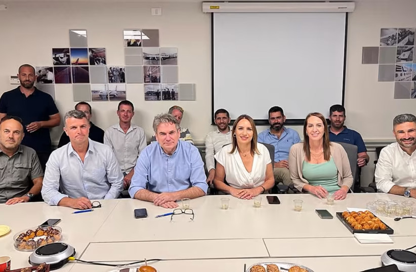  Histadrut Labor Federation, El Al and pilots' commitee sign special agreements to regulate working relations.  (photo credit: HISTADRUT SPOKESPERSON)