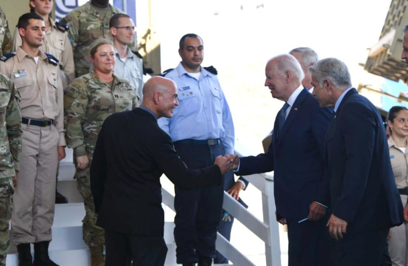 Defense Ministry Directorate of Defense Research and Development (DDR&D) head Daniel Gold and US President Joe Biden bump fists (credit: IDF SPOKESPERSON'S UNIT)