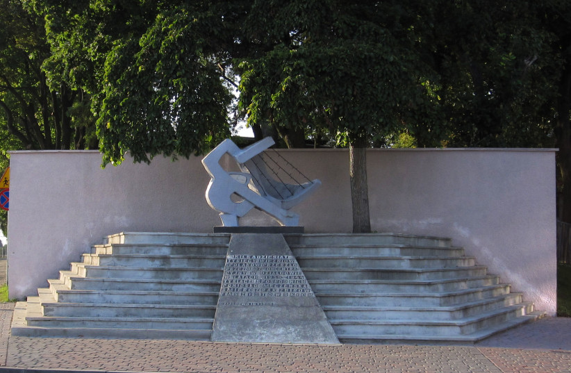 Działdowo - A monument commemorating the victims of the concentration camp KL Soldau set up by Nazi Germany in Działdowo during World War II (credit: Poeticbent/Wikimedia Commons)