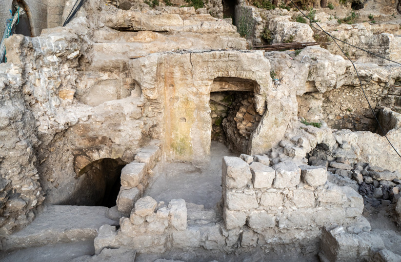  The Mikveh Complex and the Remains of Herodian Construction, Looking West (photo credit: HEBREW UNIVERSITY OF JERUSALEM)