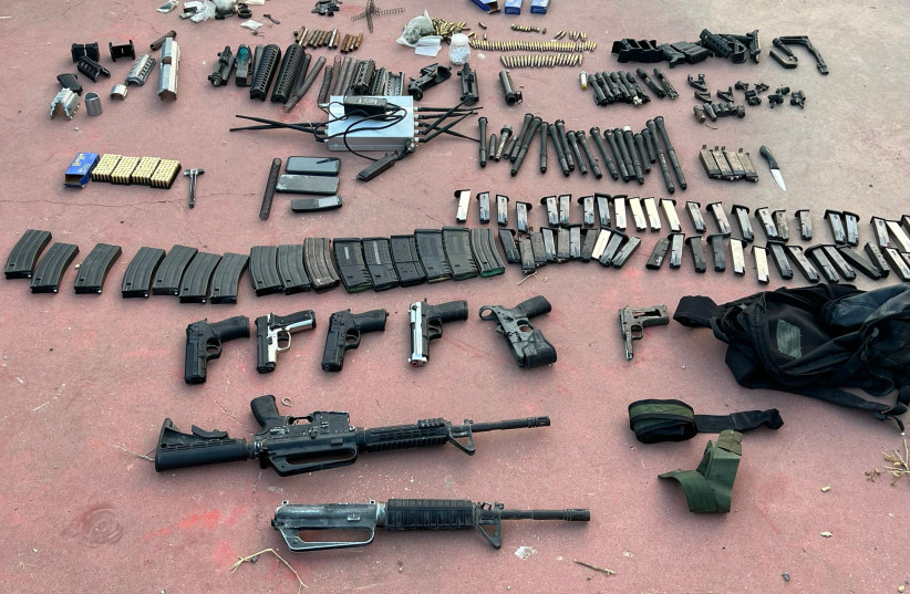  Weapons confiscated during an overnight raid in Nablus, July 24, 2022 (credit: ISRAEL POLICE)