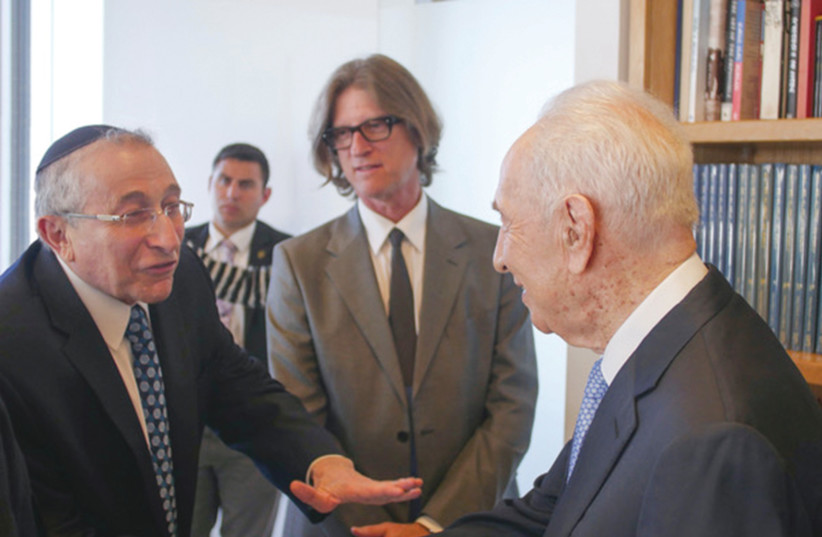  SHIMON PERES with Rabbi Marvin Hier and filmmaker Richard Trank.  (credit: SIMON WIESENTHAL CENTER)