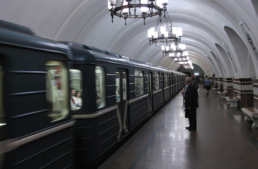  Moscow Metro, Frunzenskaya Station. (credit: WIKIMEDIA)