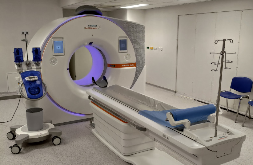  CT Scan machine (photo credit: Wikimedia Commons)