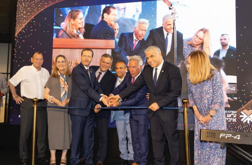  President Isaac Herzog and Prime Minister Yair Lapid with Sylvan Adams at the opening of the Sylvan Adams Emergency Hospital at Ichilov Hospital in Tel Aviv. (photo credit: Jenny Yerushalmi, spokeswoman for Sourasky Medical Center)