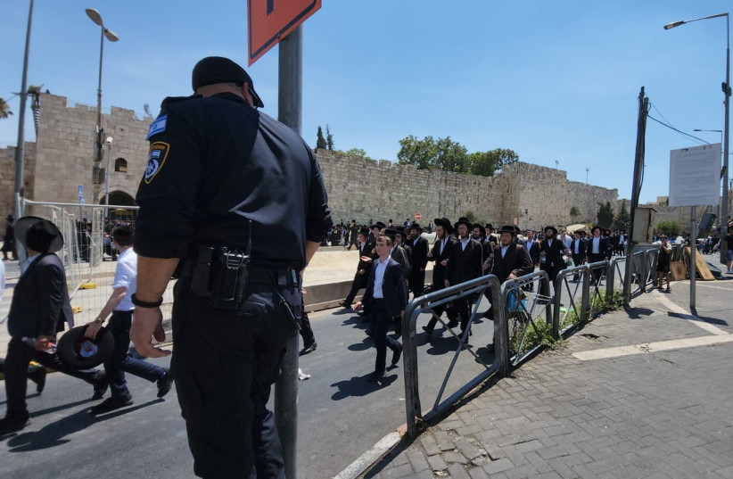  The funeral of the chief rabbi of the Eida Haredit (ultra-Orthodox community), Rabbi Yitzhak Tuvia Weiss (credit: ISRAEL POLICE)
