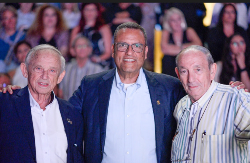  The Mayor of Jerusalem, Mr. Moshe Lion, with the Wissmann brothers with  (photo credit: Nir and Ben Yitzhaki )