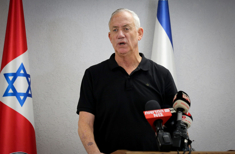  Benny Gantz speaks during a press conference at the IDF Southern Command, in the southern Israeli city of Beersheba, on August 5, 2022 (photo credit: FLASH90)