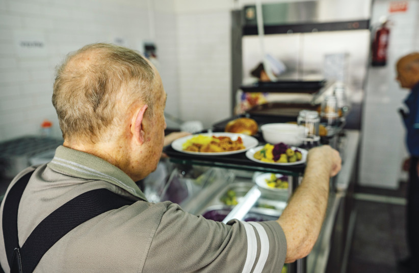  LEKET ISRAEL provides hot meals.  (photo credit: AMIR YAKOBY)