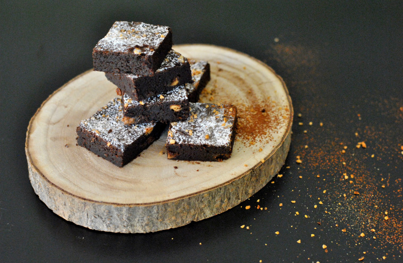  Caramel brownies (credit: PASCALE PEREZ-RUBIN)