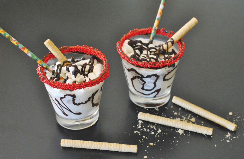  Romantic milkshake for two (credit: PASCALE PEREZ-RUBIN)