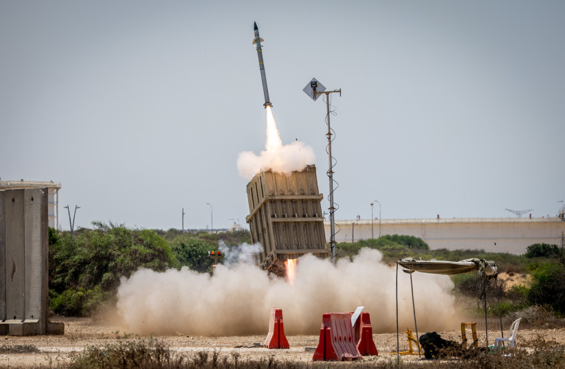  Iron dome anti-missile system fires interception missiles as rockets fired from the Gaza Strip to Israel, in Ashkelon on August 7, 2022.  (credit: YONATHAN SINDEL/FLASH90)