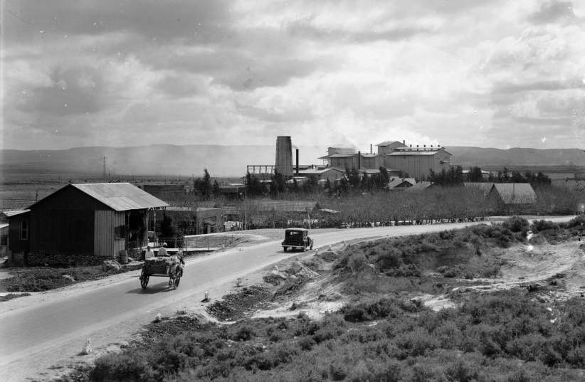 Nesher Cement factory, 1924 (photo credit: AMERICAN COLONY PHOTO DEPARTMENT/MATSON PHOTO SERVICE/PUBLIC DOMAIN/VIA WIKIMEDIA COMMONS)