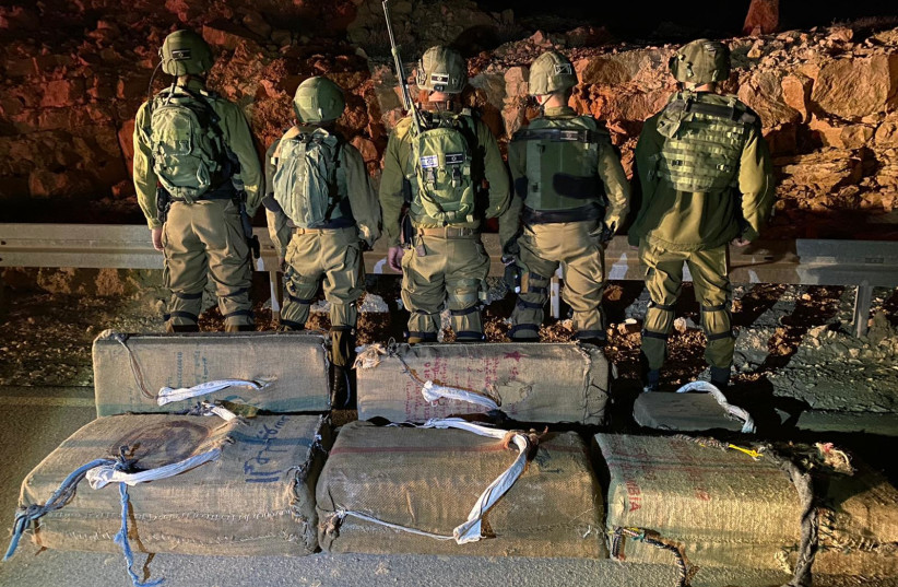  Israel security forces have seized over 2,100 kg. of smuggled drugs along the Egyptian and Jordanian borders since the start of 2022. (photo credit: IDF SPOKESPERSON'S UNIT)