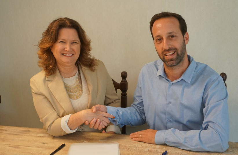  (L-R) MKs Michal Rozin (Meretz) and Ram Shefa (Labor) following the signing of a vote-share agreement on Wednesday, August 31, 2022. (photo credit: LABOR-MERETZ SPOKESPERSON)