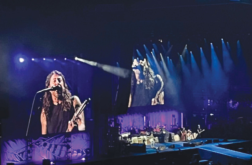  DAVE GROHL onstage Saturday at Wembley Stadium in London. (photo credit: HILLEL WACHS)