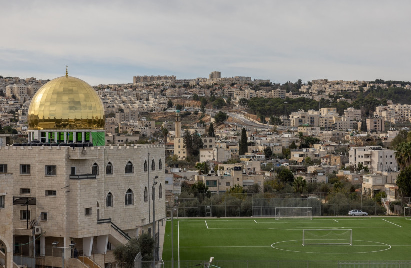 A view of a golden dome built on top of the Abdul Rachman mosque in Beit Safafa, Jerusalem, Dec. 16, 2021. (photo credit: YONATAN SINDEL/FLASH90)