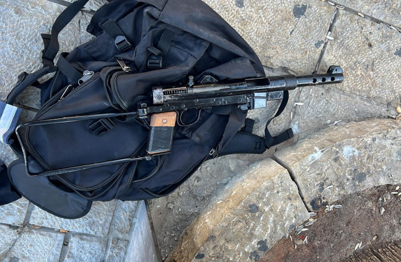  Gun carried by Palestinian in Jaffa, September 8, 2022 (credit: ISRAEL POLICE)