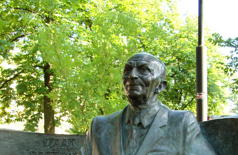  BILGORAJ, POLAND – Isaac Bashevis Singer’s memorial bench in 2016.  (photo credit: Wikimedia Commons)
