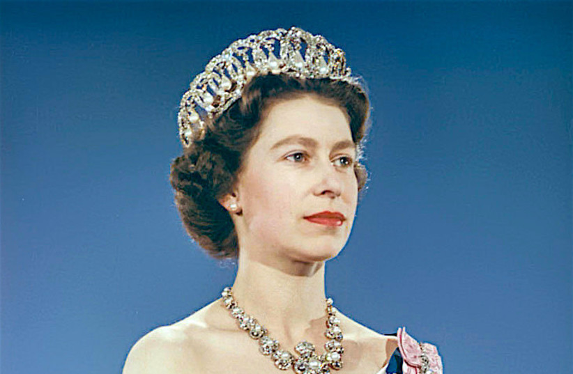  Queen Elizabeth coronation portrait, June 1953. (credit: Wikimedia Commons)