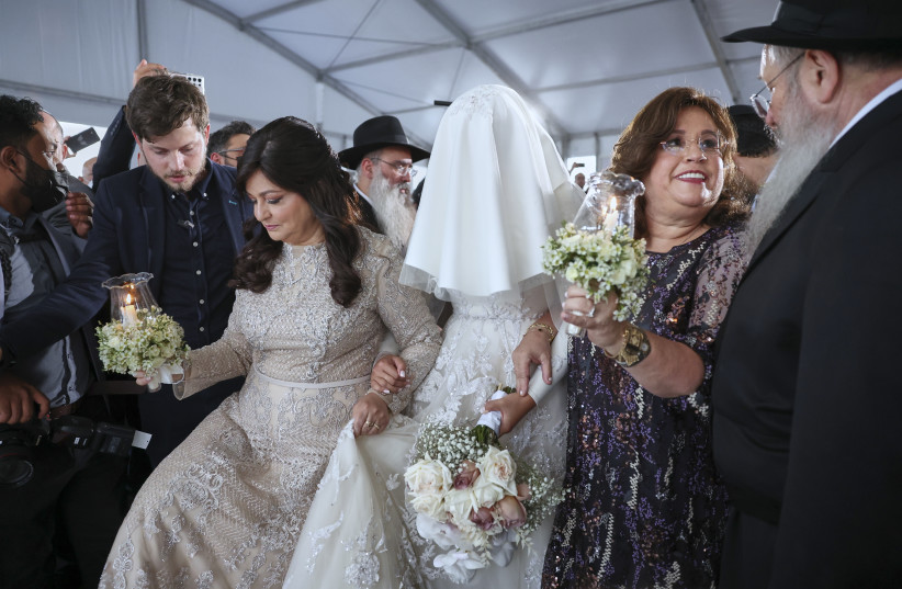 UAE Chief Chabad Rabbi Married In The Gulf s Largest Jewish Wedding 