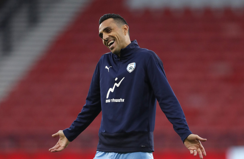   FOR NO good reason whatsoever – a laughable dispute over hotel rooms – Eran Zahavi’s tenure with the blue-and-white national team appears to be over. (photo credit: Lee Smith/Reuters)