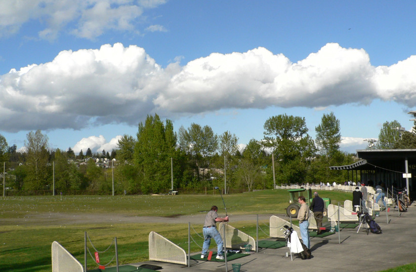 Golf driving practice range (photo credit: WALTER SIEGMUND/CC BY-SA 3.0 (http://creativecommons.org/licenses/by-sa/3.0/)/VIA WIKIMEDIA COMMONS)