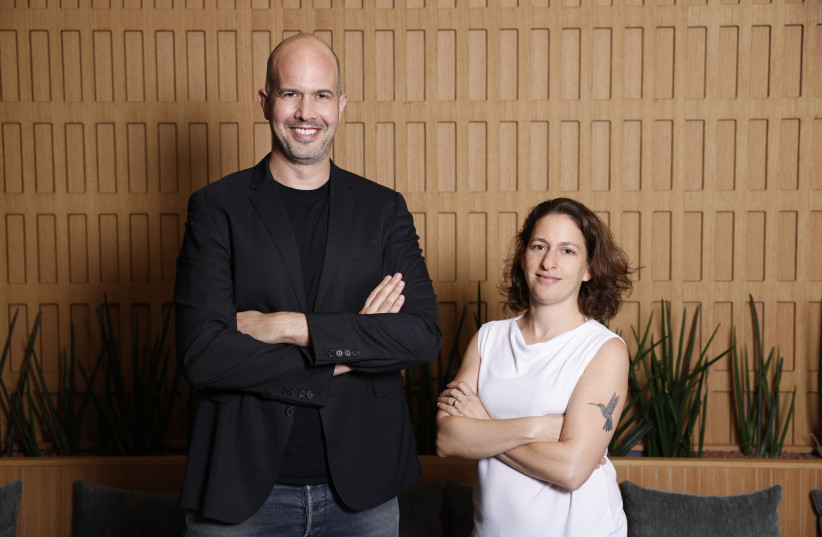 Bridgecrew co-founder Idan Tendler (left) and Place-IL CEO Keren Halperin-Musseri (right) (credit: GUY YECHIELY)