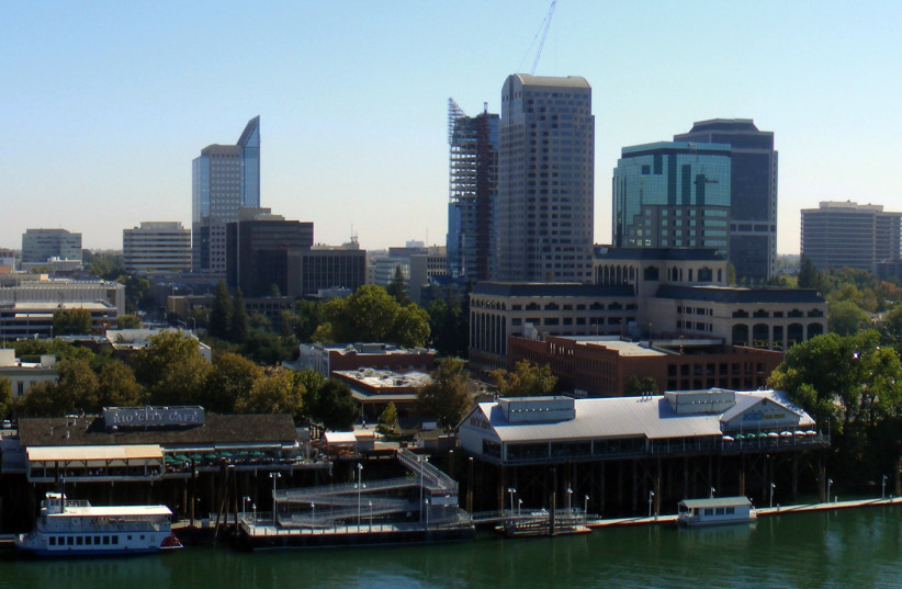The Sacramento skyline, as seen from The Ziggurat in West Sacramento, California. (photo credit: J.SMITH/CC BY-SA 3.0 (https://creativecommons.org/licenses/by-sa/3.0)/VIA WIKIMEDIA COMMONS)