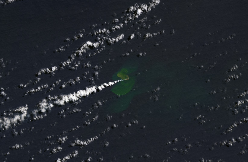  An image of the newly-formed island, located in the southwest Pacific Ocean. Taken on September 14, 2022 (photo credit: LAUREN DAUPHIN/NASA EARTH OBSERVATORY)