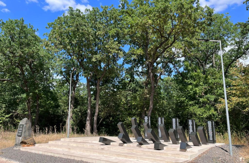 Holocaust memorial in Moldova opened, to honor 6,300 tortured Jews - Vimarsana News