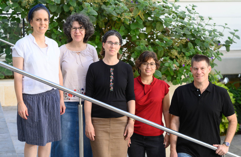  (L-R) Dr. Deborah Nejman, Dr. Nancy Gavert, Dr. Ilana Livyatan, Dr. Lian Narunsky Haziza and Prof. Ravid Straussman (credit: WEIZMANN INSTITUTE OF SCIENCE)