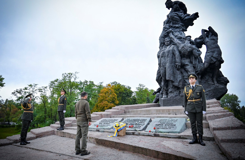 Zelensky visits Babyn Yar Holocaust Memorial on 81st anniversary - Vimarsana News