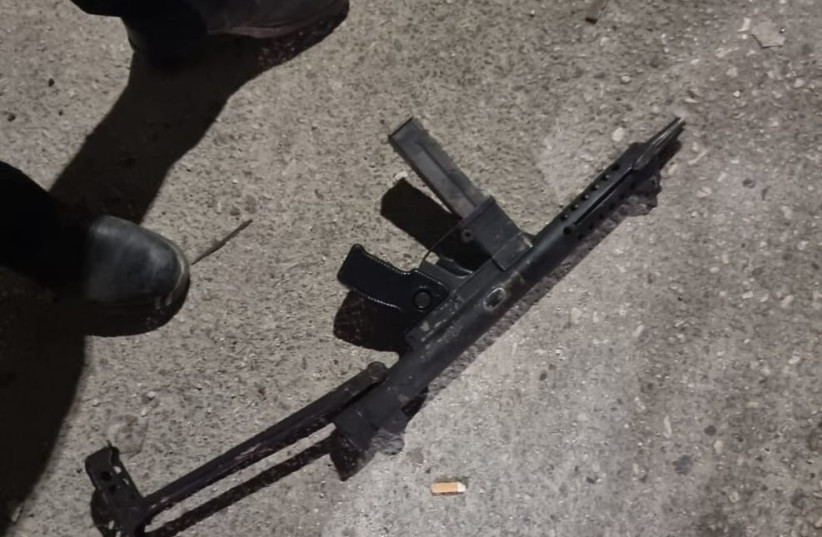  A submachine gun used by a suspect in a firefight with police in Jisr az-Zarqa. (photo credit: ISRAEL POLICE)