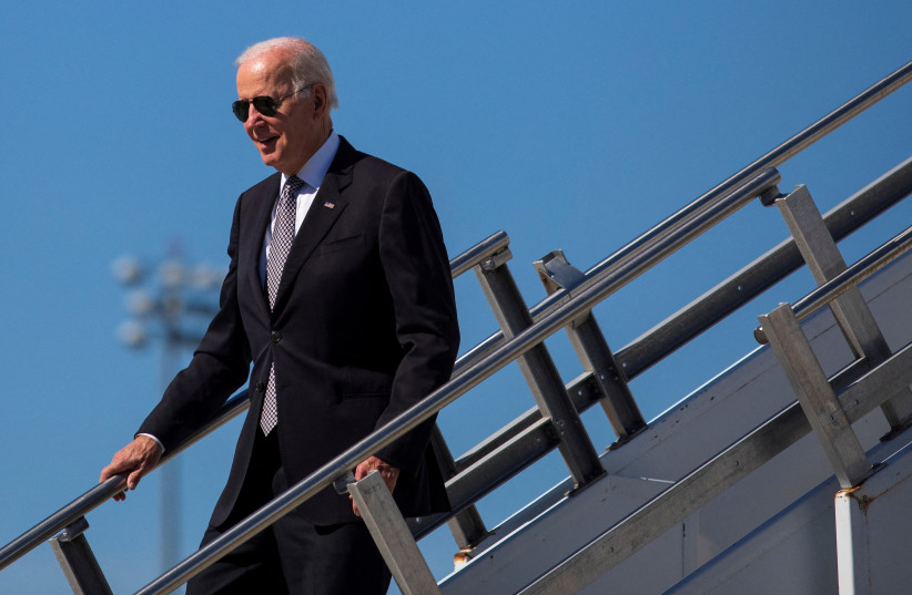  US President Joe Biden boards Air Force One en route to Hagerstown from Joint Base Andrews, Maryland, US, October 7, 2022. (credit: REUTERS/ELIZABETH FRANTZ)