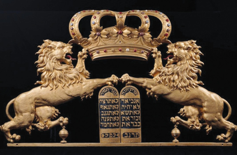 Why did the cherubim on the Ark of the Covenant face the walls? - Vimarsana News