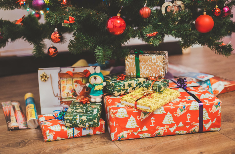 Last-Minute Christmas Gifts (photo credit: UNSPLASH)