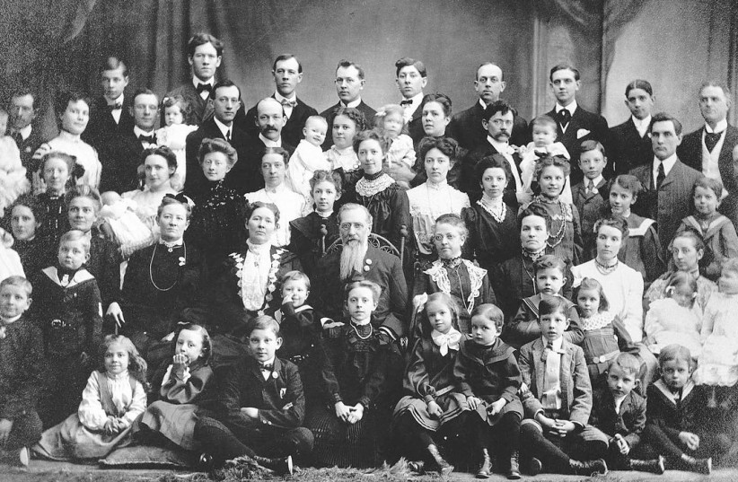  The polygamist family of Church of Jesus Christ of Latter Day Saints (Mormon) leader Joseph F. Smith. (credit: Wikimedia Commons)