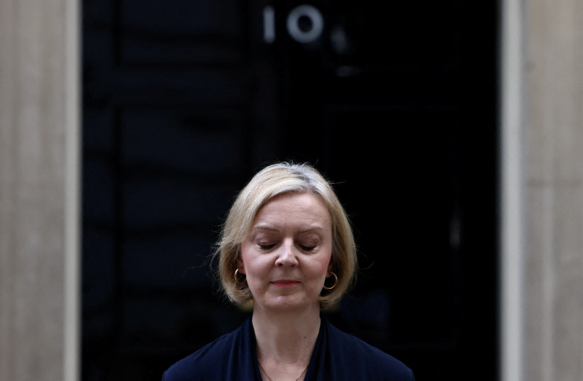  British Prime Minister Liz Truss announces her resignation, outside Number 10 Downing Street, London, Britain October 20, 2022. (photo credit: REUTERS/HENRY NICHOLLS)