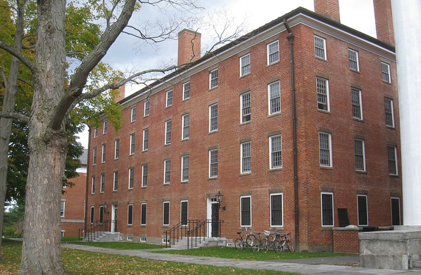  Amherst College, Amherst, Massachusetts, USA. (credit: DADEROT/WIKIMEDIA COMMONS)