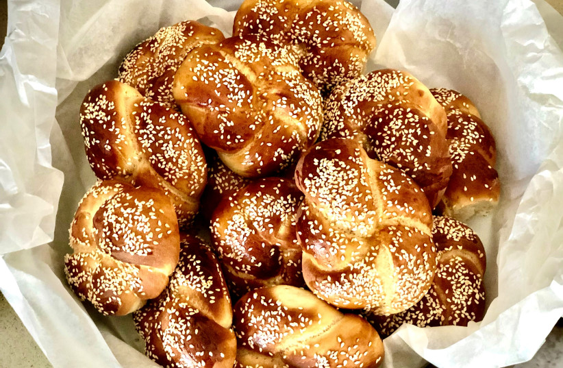  Mini sweet rolls (credit: PASCALE PEREZ-RUBIN)