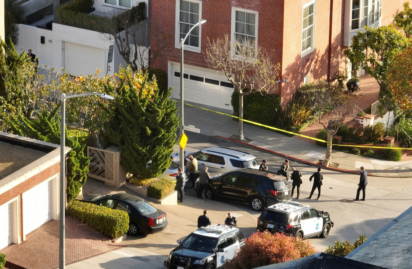  In an aerial view, San Francisco police officers and FBI agents gather in front of the home of US Speaker of the House Nancy Pelosi in San Francisco, Oct. 28, 2022. (photo credit: JUSTIN SULLIVAN/GETTY IMAGES)