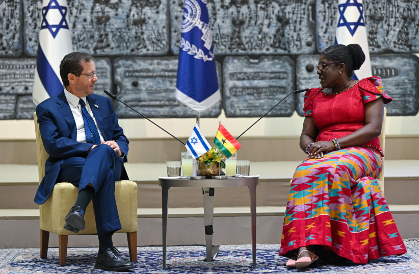  President Isaac Herzog speaks with the ambassador from Ghana,  Lydia Ofusua Amarty. (credit: KOBI GIDON / GPO)