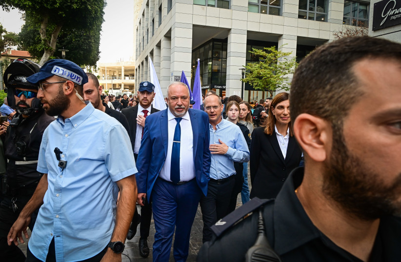  Minister of Finance and Israel Beytenu leader Avigdor Liberman tours at Sarona Market in Tel Aviv, during the Knesset Elections, on November 1, 2022.  (photo credit: AVSHALOM SASSONI/FLASH90)