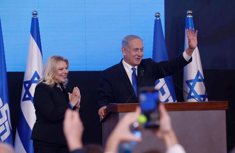  Likud Leader Benjamin Netanyahu and his wife, Sara, November 2, 2022.  (photo credit: MARC ISRAEL SELLEM)
