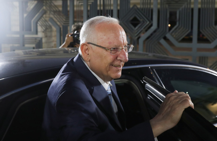 Former Israeli President Reuven Rivlin gets into his car at the President's residence in Jerusalem July 7, 2021. (photo credit: REUTERS/Ronen Zvulun)