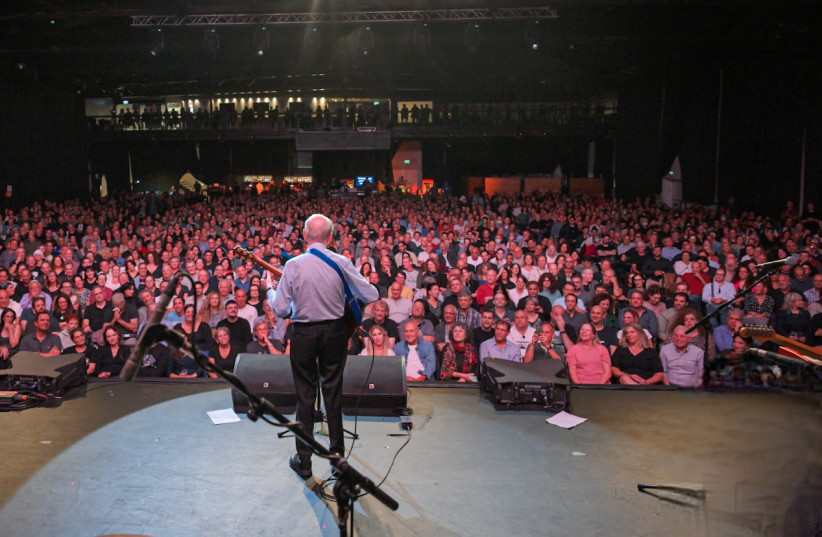   Al Stewart and the Empty Pockets perform at Hangar 11 in Tel Aviv on November 8, 2022. (credit: BEN COHEN)