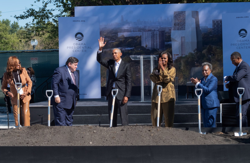  5th Ward Alderman Leslie A. Hairston, Illinois Governor J.B. Pritzker, Former U.S. president Barack Obama, Former First Lady Michelle Obama, Mayor Lori Lightfoot, and Alderperson (7th ward) Greg Mitchell celebrate during the groundbreaking ceremony for the Obama presidential center in Jackson Park. (credit: SEBASTIAN HIDALGO/REUTERS)