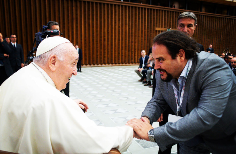  Iyad Muhsen AlDajani greets Pope Francis at the Vatican (credit:  IYAD MUHSEN ALDAJANI)