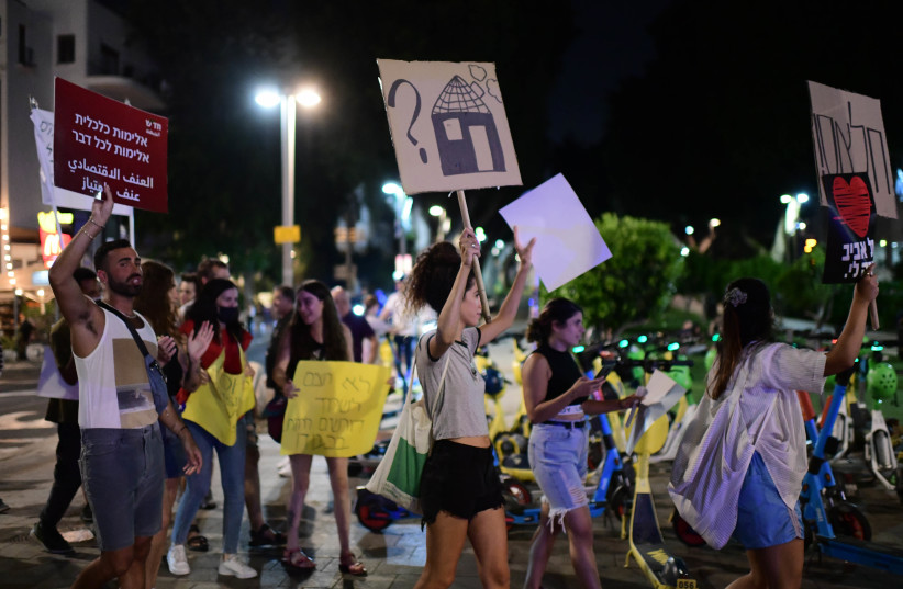  Israelis protest against the soaring housing prices in Tel Aviv and cost of living, on July 2, 2022.  (credit: TOMER NEUBERG/FLASH90)